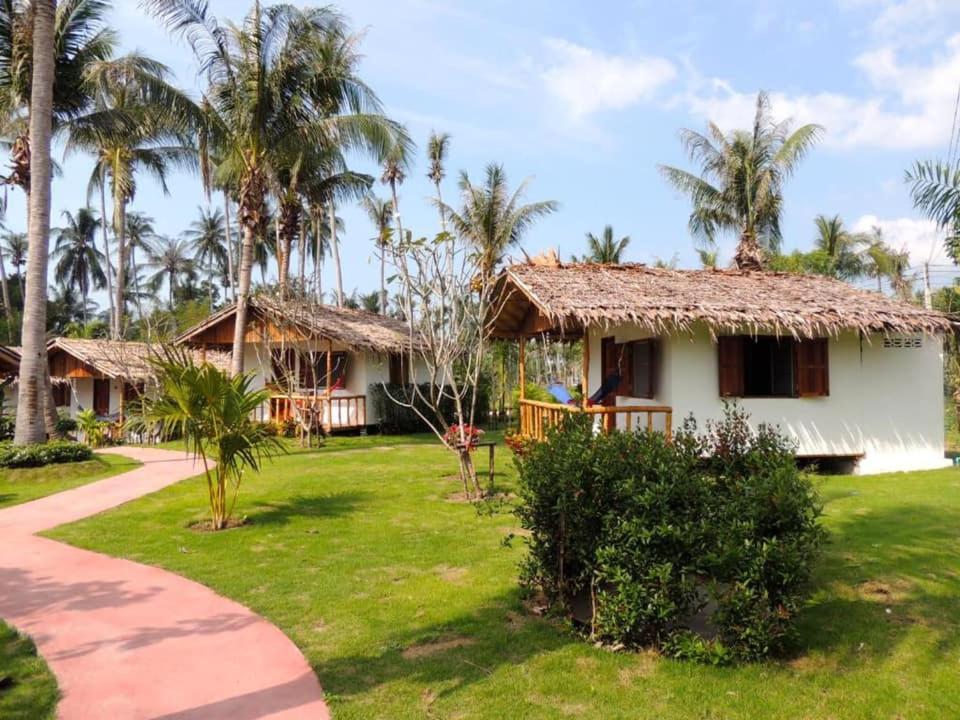 Sarana Bungalows (Adults Only) Ban Tai Exterior foto