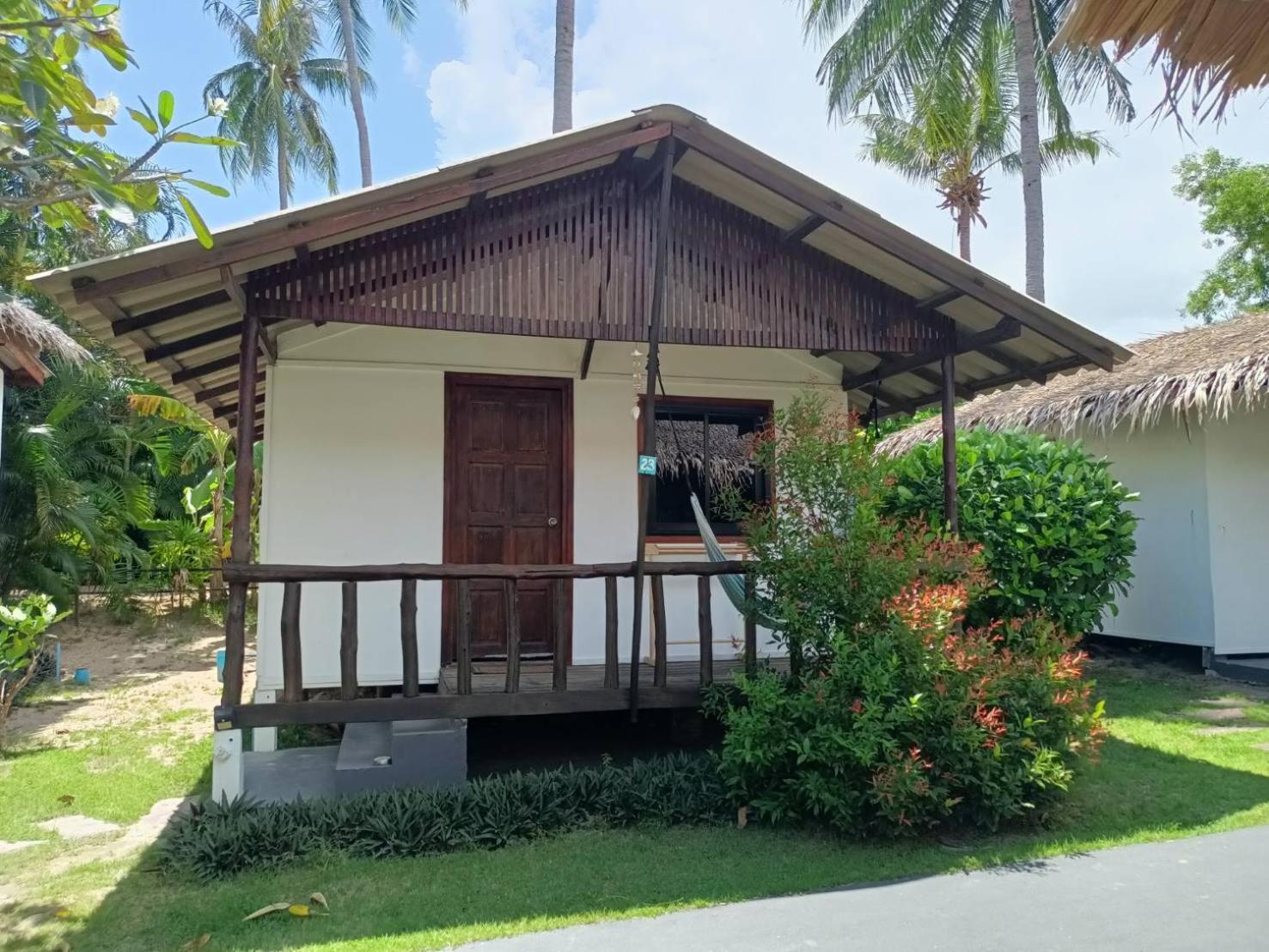 Sarana Bungalows (Adults Only) Ban Tai Exterior foto